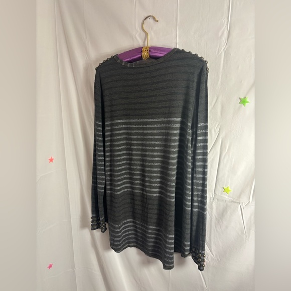 Double D Ranch Gray Tunic with Studded Detail and Embroidered Print Size M - Picture 2 of 11